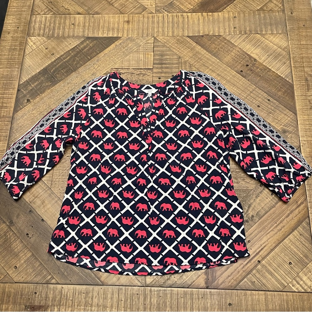 Crown & Ivy Navy and Pink Geometric Blouse